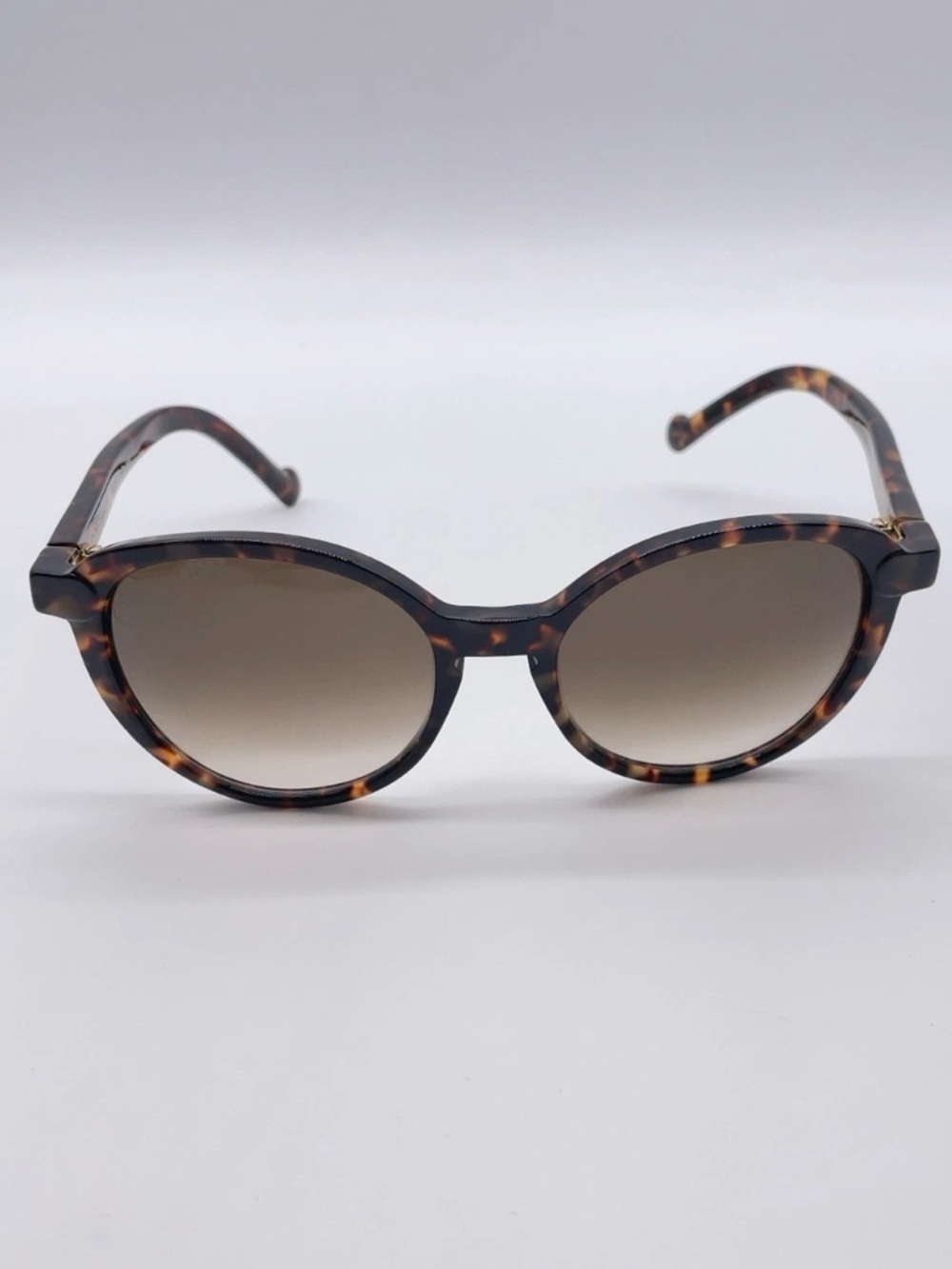 Auth Louis Vuitton tortoiseshell
Z0806E 54•19 Ava Sunglasses